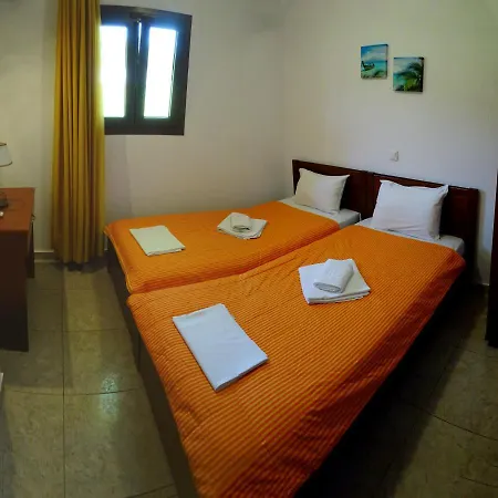 Parissis Eden Skiathos, A Mediterranean Hideaway Villa *
