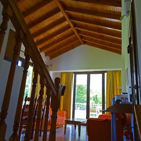 Parissis Eden Skiathos, A Mediterranean Hideaway Villa *