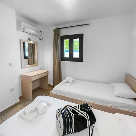 Parissis Eden Skiathos, A Mediterranean Hideaway *