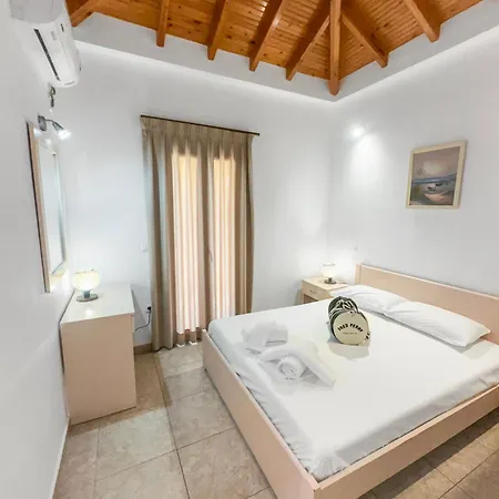 Parissis Eden Skiathos, A Mediterranean Hideaway Troulos