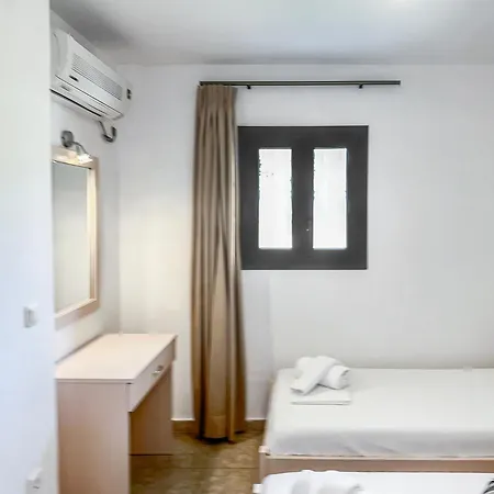 Parissis Eden Skiathos, A Mediterranean Hideaway