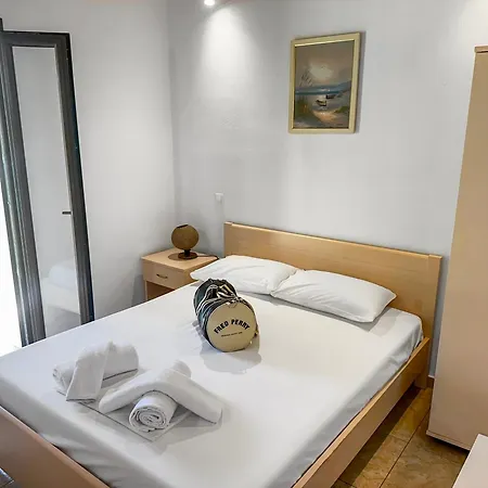 Parissis Eden Skiathos, A Mediterranean Hideaway Villa *
