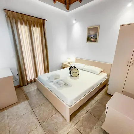Villa Parissis Eden Skiathos, A Mediterranean Hideaway *