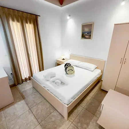 Parissis Eden Skiathos, A Mediterranean Hideaway