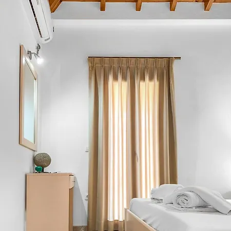 Villa Parissis Eden Skiathos, A Mediterranean Hideaway *