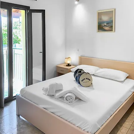 Parissis Eden Skiathos, A Mediterranean Hideaway *