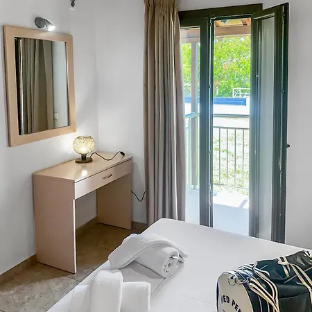 Parissis Eden Skiathos, A Mediterranean Hideaway Villa