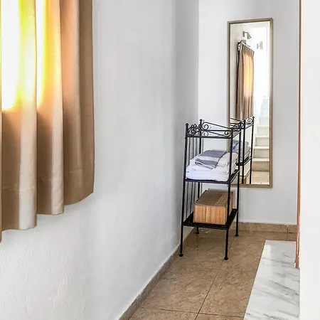 Parissis Eden Skiathos, A Mediterranean Hideaway *