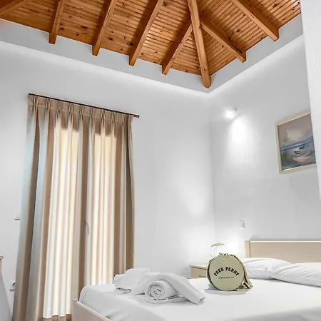 Parissis Eden Skiathos, A Mediterranean Hideaway Villa Troulos