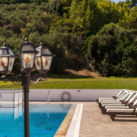 Villa Parissis Eden Skiathos, A Mediterranean Hideaway Troulos
