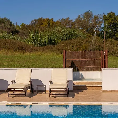 Parissis Eden Skiathos, A Mediterranean Hideaway