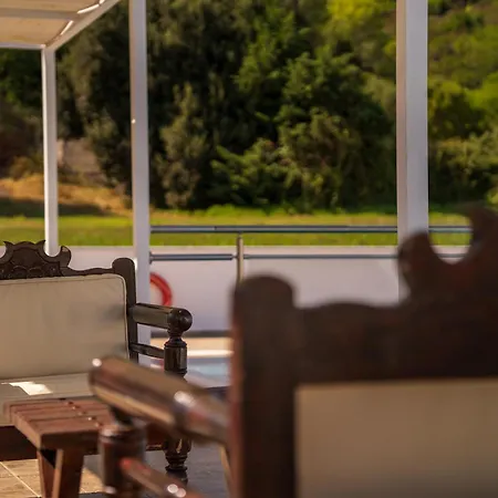 Parissis Eden Skiathos, A Mediterranean Hideaway Villa Troulos