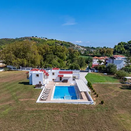 Villa Parissis Eden Skiathos, A Mediterranean Hideaway *