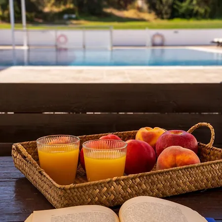 Parissis Eden Skiathos, A Mediterranean Hideaway וילה טרולוס