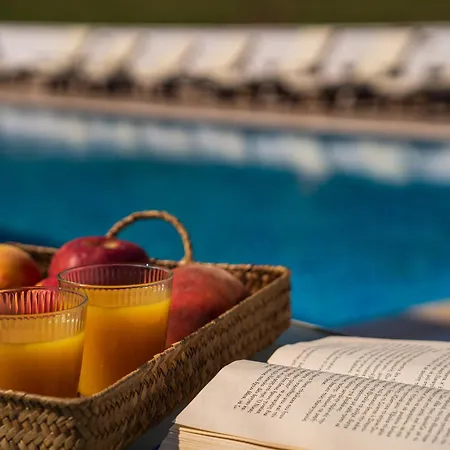 Parissis Eden Skiathos, A Mediterranean Hideaway *