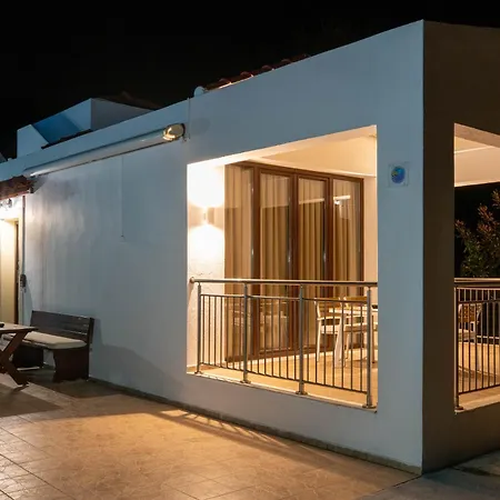 Villa Parissis Eden Skiathos, A Mediterranean Hideaway Troulos