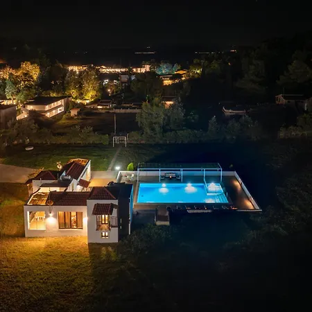 Parissis Eden Skiathos, A Mediterranean Hideaway *