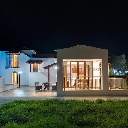 Parissis Eden Skiathos, A Mediterranean Hideaway